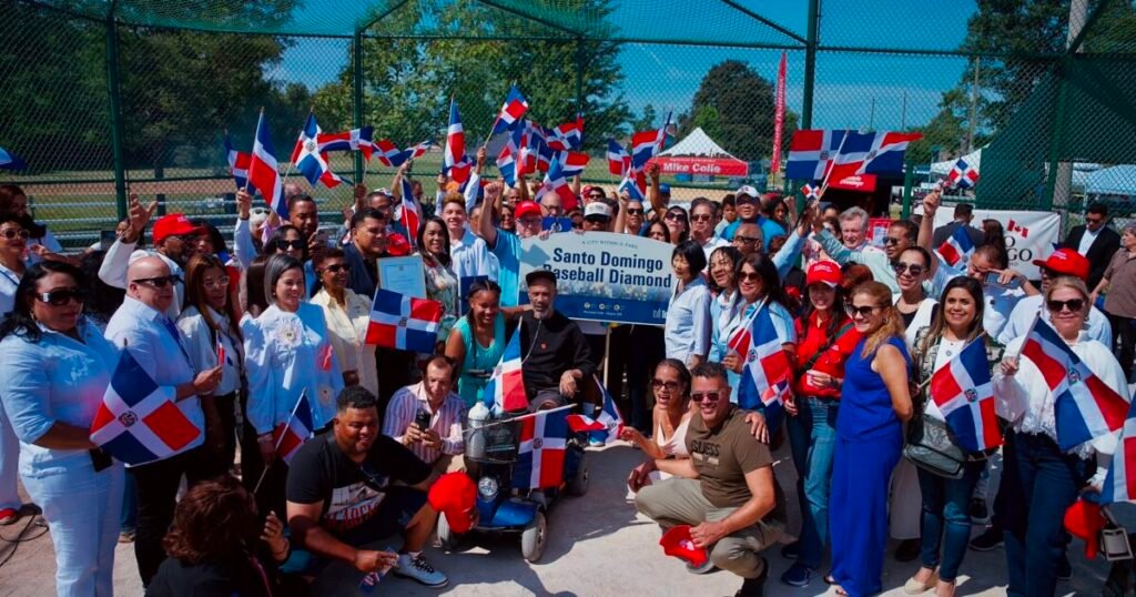 La comunidad dominicana deja su huella en Toronto con el nuevo Santo Domingo Baseball Diamond