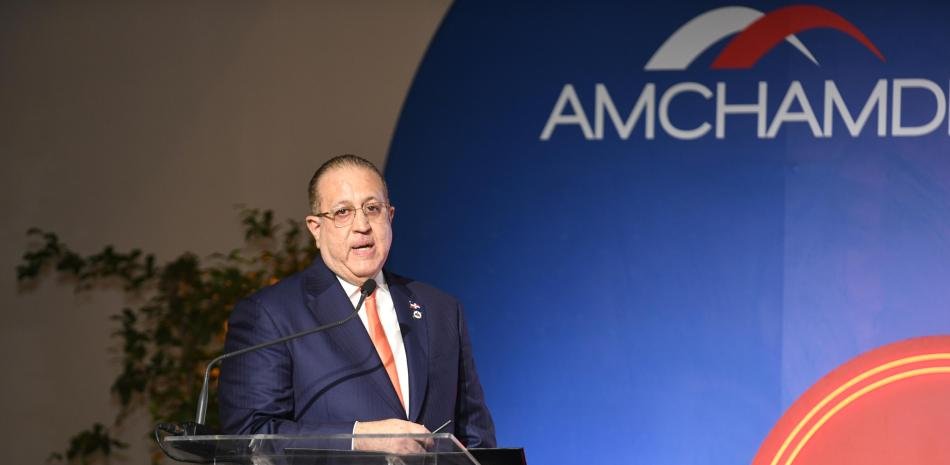 Díaz reivindica un alza de 4.2% y admite la distancia entre los datos oficiales y la calle