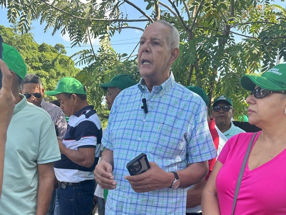 Recorrido de la Fuerza del Pueblo en Santo Domingo Este reaviva quejas por costo de vida y servicios fallidos