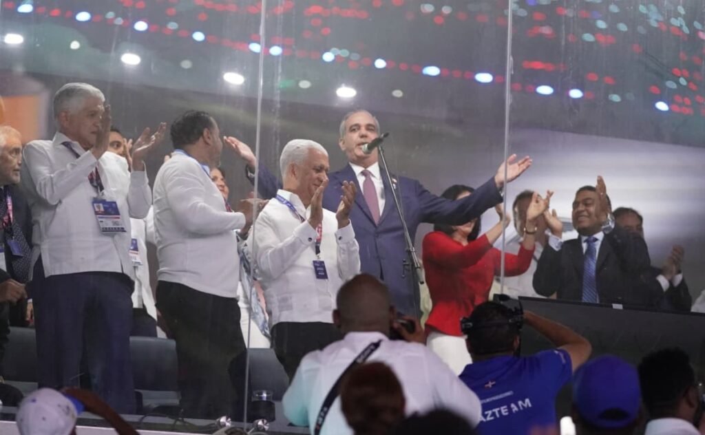Santo Domingo 2026 abre con elogios a Abinader y un llamado a vigilar la gestión institucional