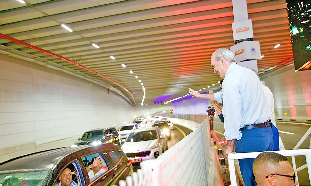 Abinader abre túnel de Plaza de la Bandera y coloca bajo escrutinio una obra de RD$3,300 millones