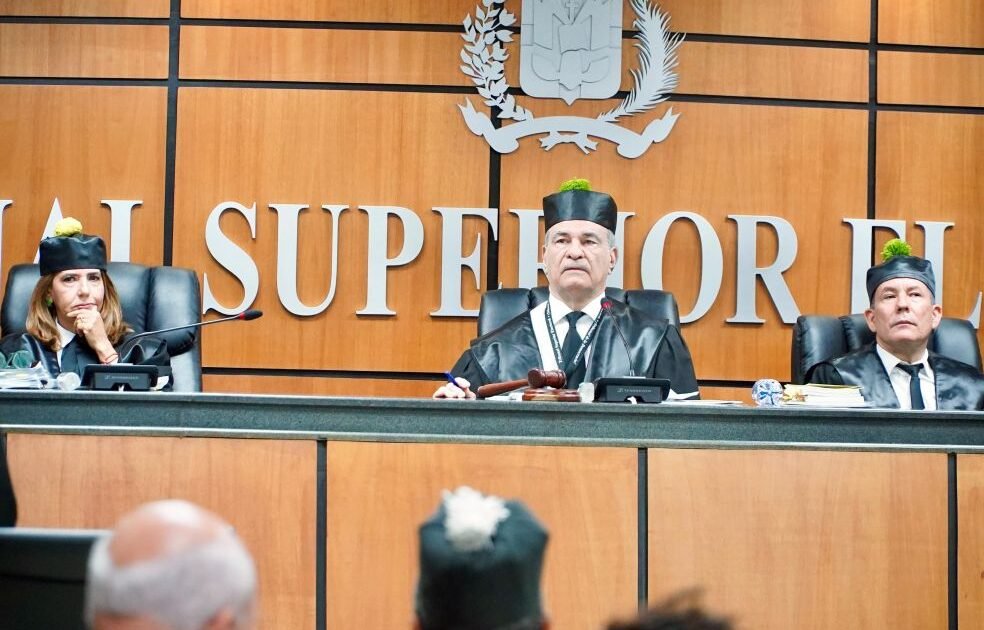 El TSE se aparta y envía al Constitucional la impugnación sobre el reglamento de encuestas de la JCE