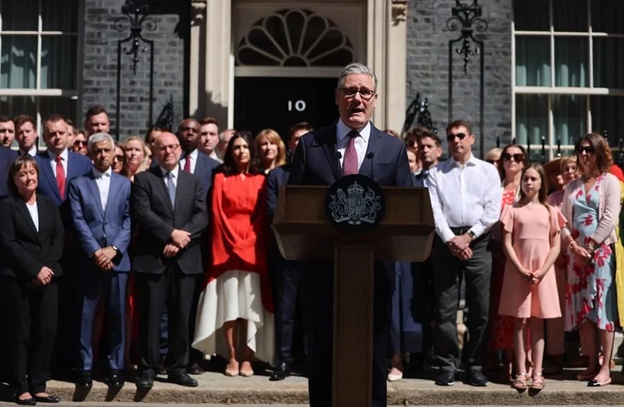 Starmer se despide de Downing Street tras perder el apoyo de su grupo parlamentario