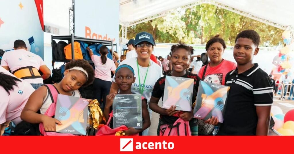 Canje de botellas por útiles expone el enfoque puntual de la Alcaldía del DN; ante una necesidad escolar más amplia