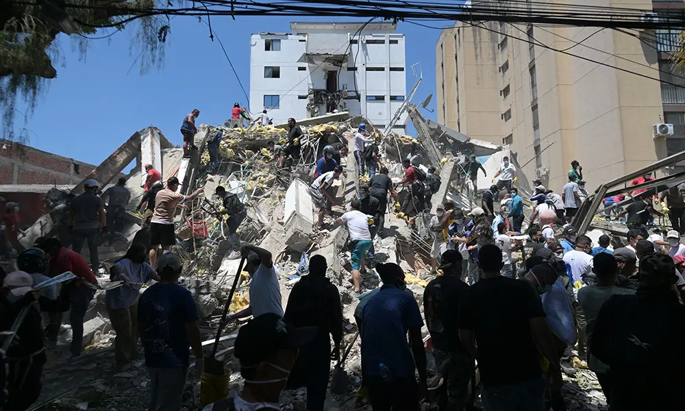 Emergencia en Colombia tras el sismo de 7.4 que dejó 132 muertos y severos daños