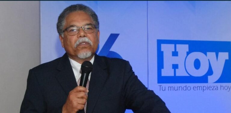 Salida de Bienvenido Álvarez Vega deja una advertencia sobre el papel de la prensa frente al poder
