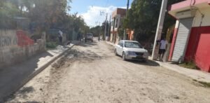 Villa Hermosa crece sin respuesta oficial: 117,445 habitantes siguen entre calles sin asfalto