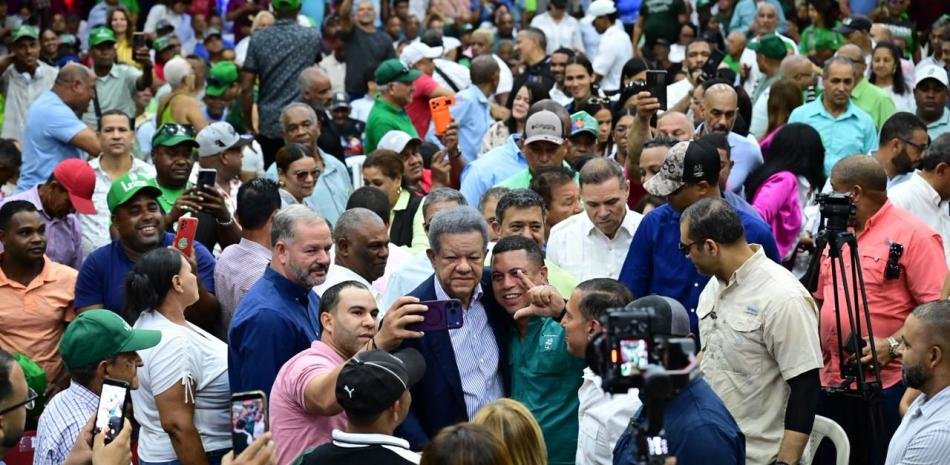 Fernández dice que la expansión de Fuerza del Pueblo le acerca a la mayoría rumbo a 2028