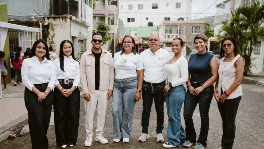 Villa Rosa recibe mochilas y útiles en una jornada solidaria que pone el foco en el costo de volver a clases