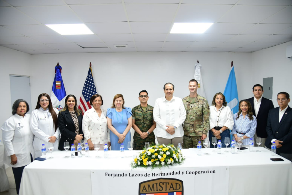 Salud Pública recurre a misión de EE. UU. en La Vega mientras promete fortalecer capacidades sanitarias