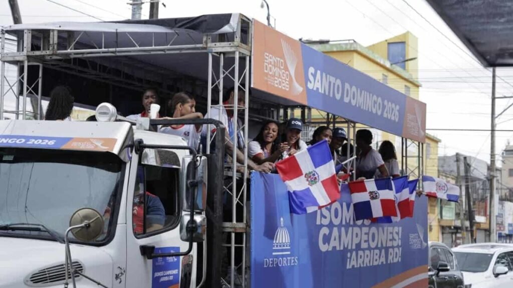 Caravana por las 150 medallas exhibe el logro deportivo mientras crece la exigencia de rendición de cuentas sobre la gestión