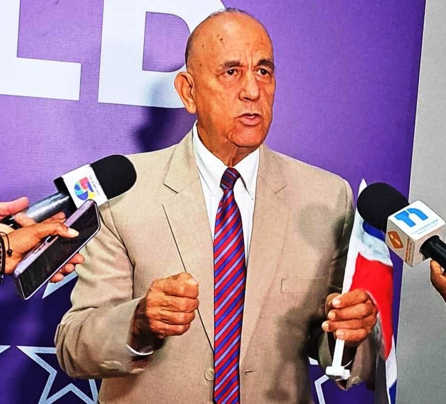 Luis de León alerta sobre deterioro institucional y: unificar a la oposición frente al Gobierno del PRM