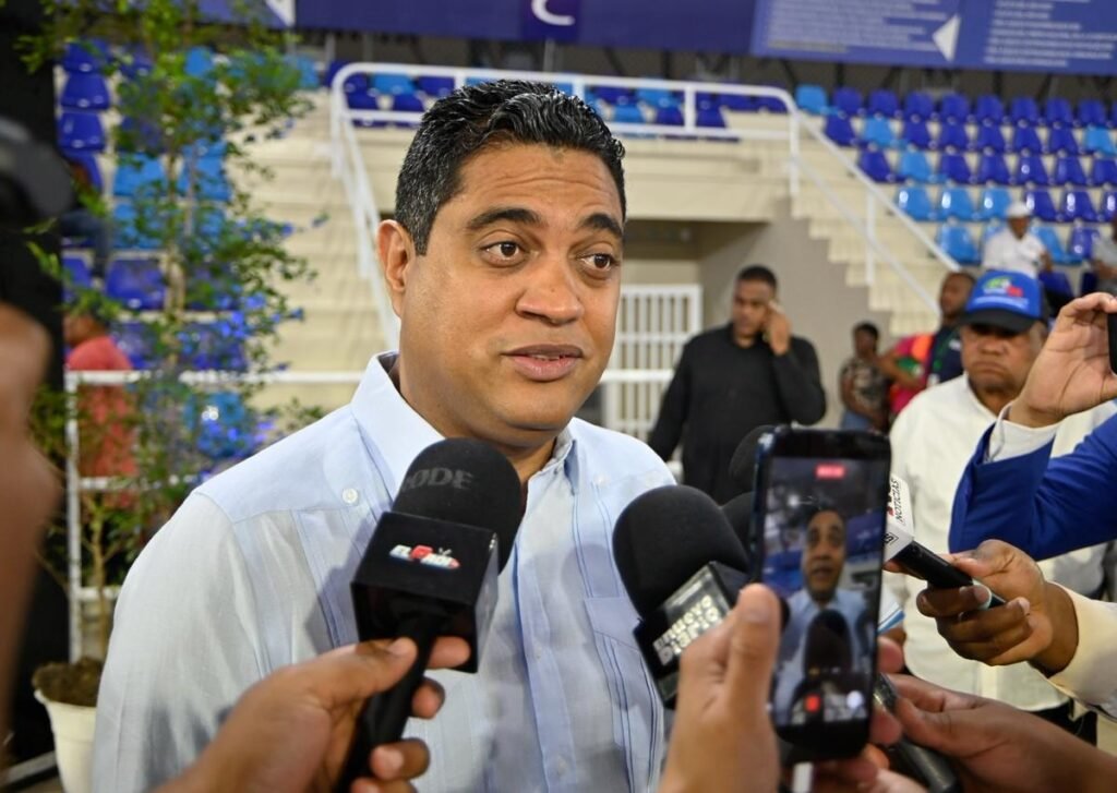 Kelvin Cruz convoca caravana por Santo Domingo 2026 y abre espacio a la fiscalización sobre las prioridades oficiales