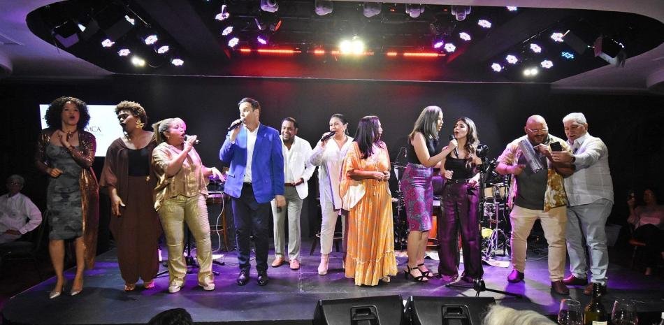 Frank Ceara y Adalgisa Pantaleón llevan “Íntimo” de Santo Domingo a Santiago con gira en camino