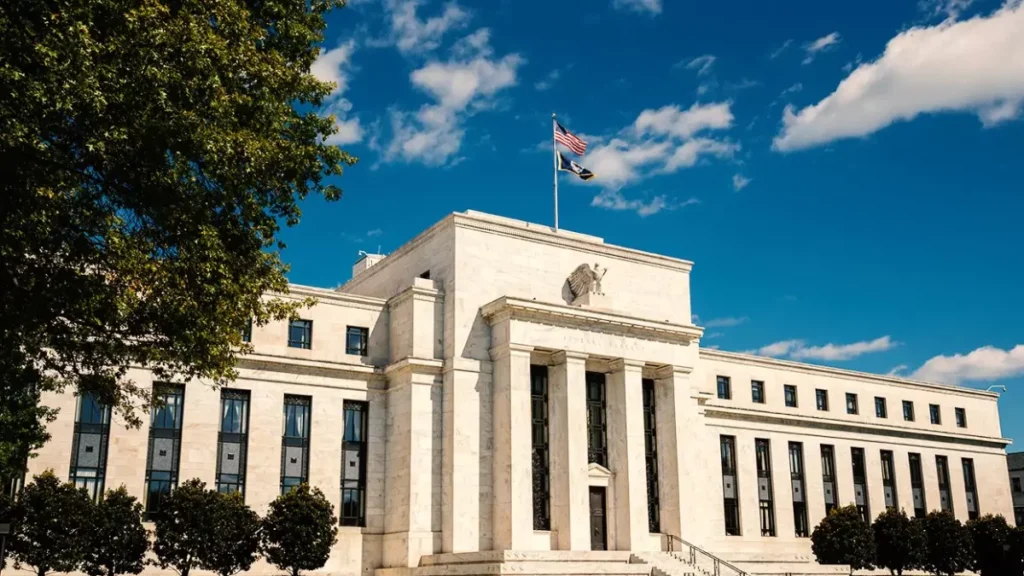 La Fed mantiene la pausa y sigue abierto el choque entre inflación y crédito caro