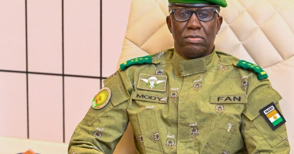 Niamey sigue en alerta tras una noche de disparos y explosiones que la junta atribuye a un intento de golpe