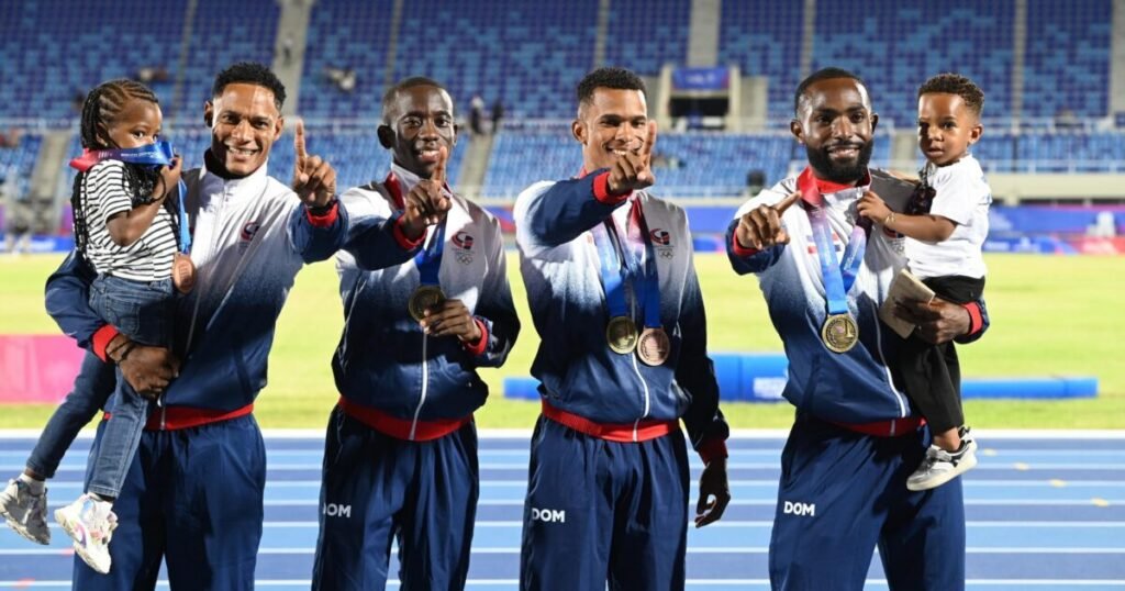 República Dominicana domina los relevos 4x100 y sale de la pista con dos récords