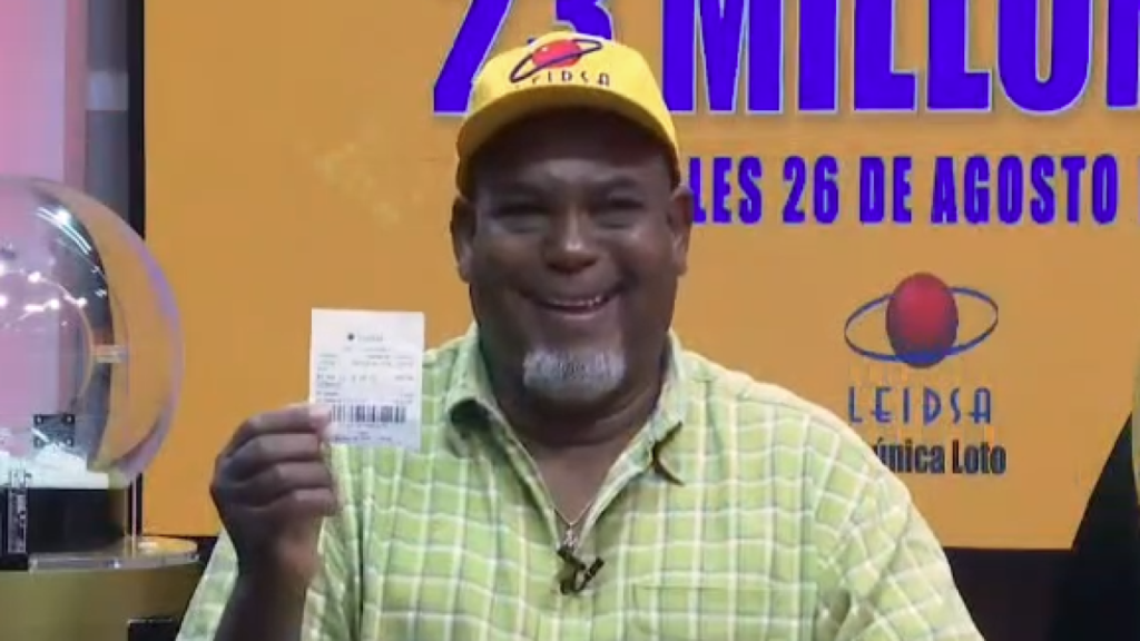 Un premio de RD$23 millones vuelve a poner el foco en la realidad que empuja a buscar un golpe de suerte