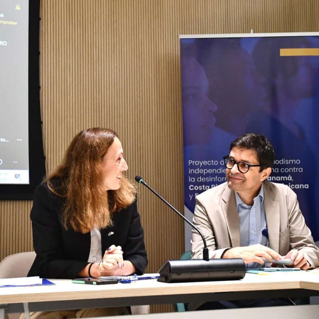 Expertos piden abrir el debate sobre redes y jóvenes en Latinoamérica