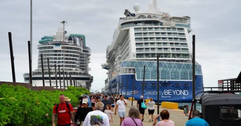 Cuatro cruceros llegan a Puerto Plata con 16,714 pasajeros, pero el impacto económico sigue atado a proyecciones oficiales