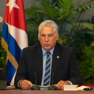 Díaz-Canel habla de una lista “interminable” de sanciones mientras EE.UU. amplía la presión sobre Cuba