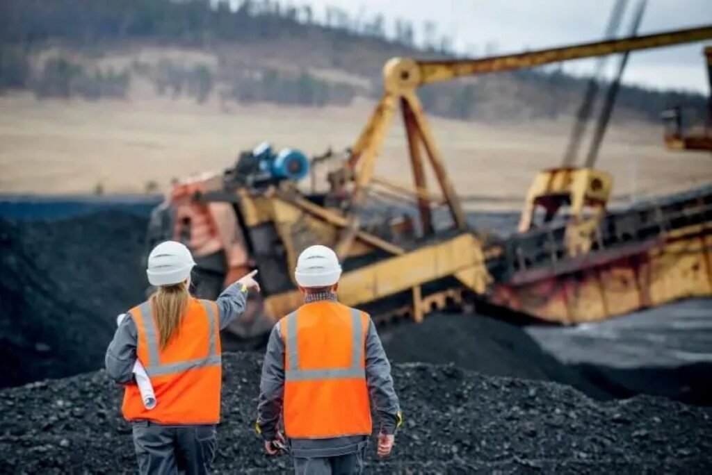 La manufactura lidera el valor exportado y la minería acelera por el oro