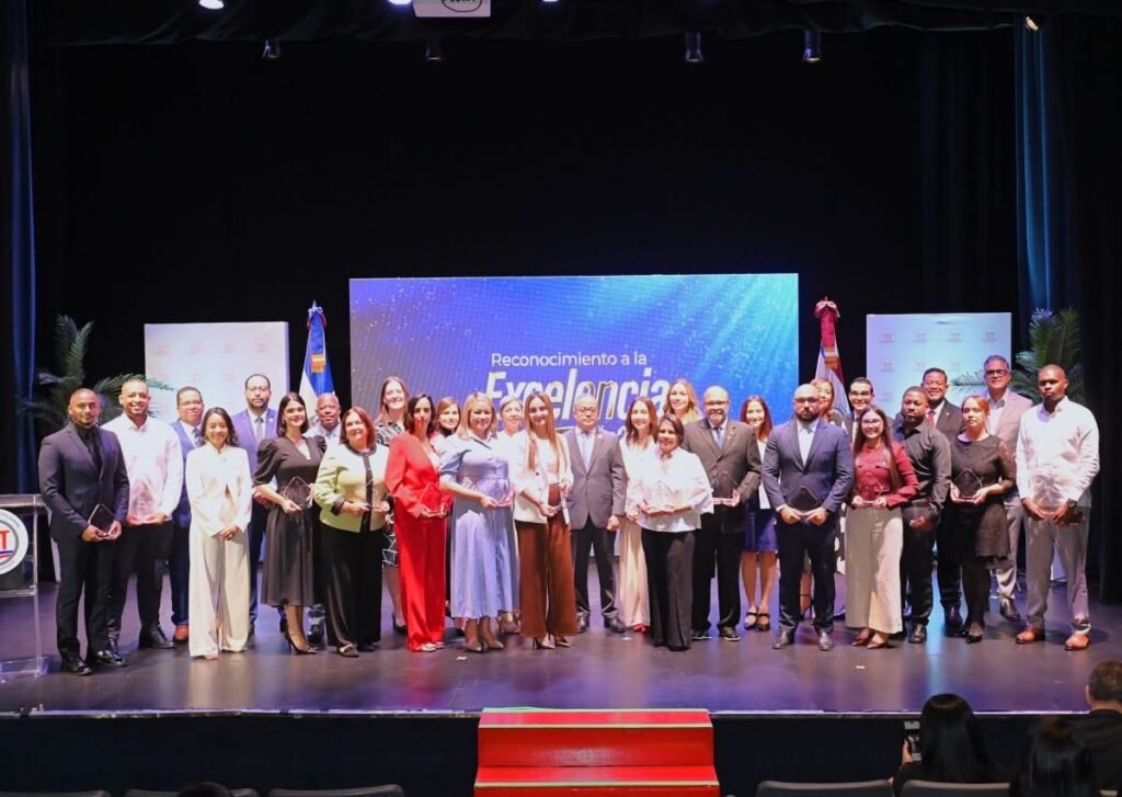 TC reconoce a 27 colaboradores y refuerza el debate sobre el valor institucional