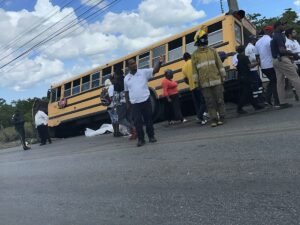 Dos muertos y dos heridos tras un choque en la carretera La Otra Banda-Higüey