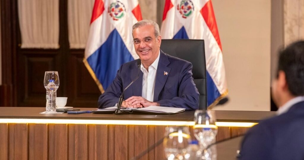 Gobierno promete descongestionar Santo Domingo con 957 kilómetros de carreteras y tres elevados en Duarte