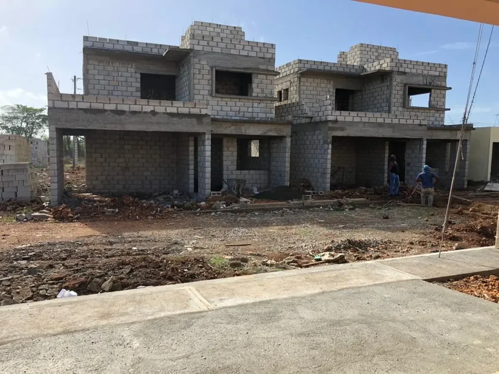 Guerra queda rezagado en construcción en el Gran Santo Domingo y expone la brecha territorial de la gestión